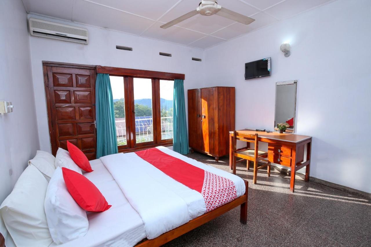 Oyo 436 Sandakelum Tourist Guest House Канди Экстерьер фото