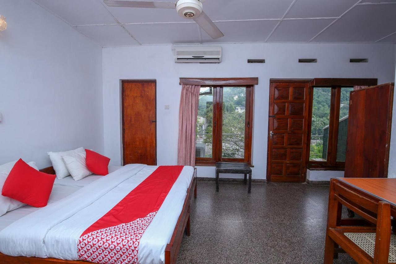 Oyo 436 Sandakelum Tourist Guest House Канди Экстерьер фото