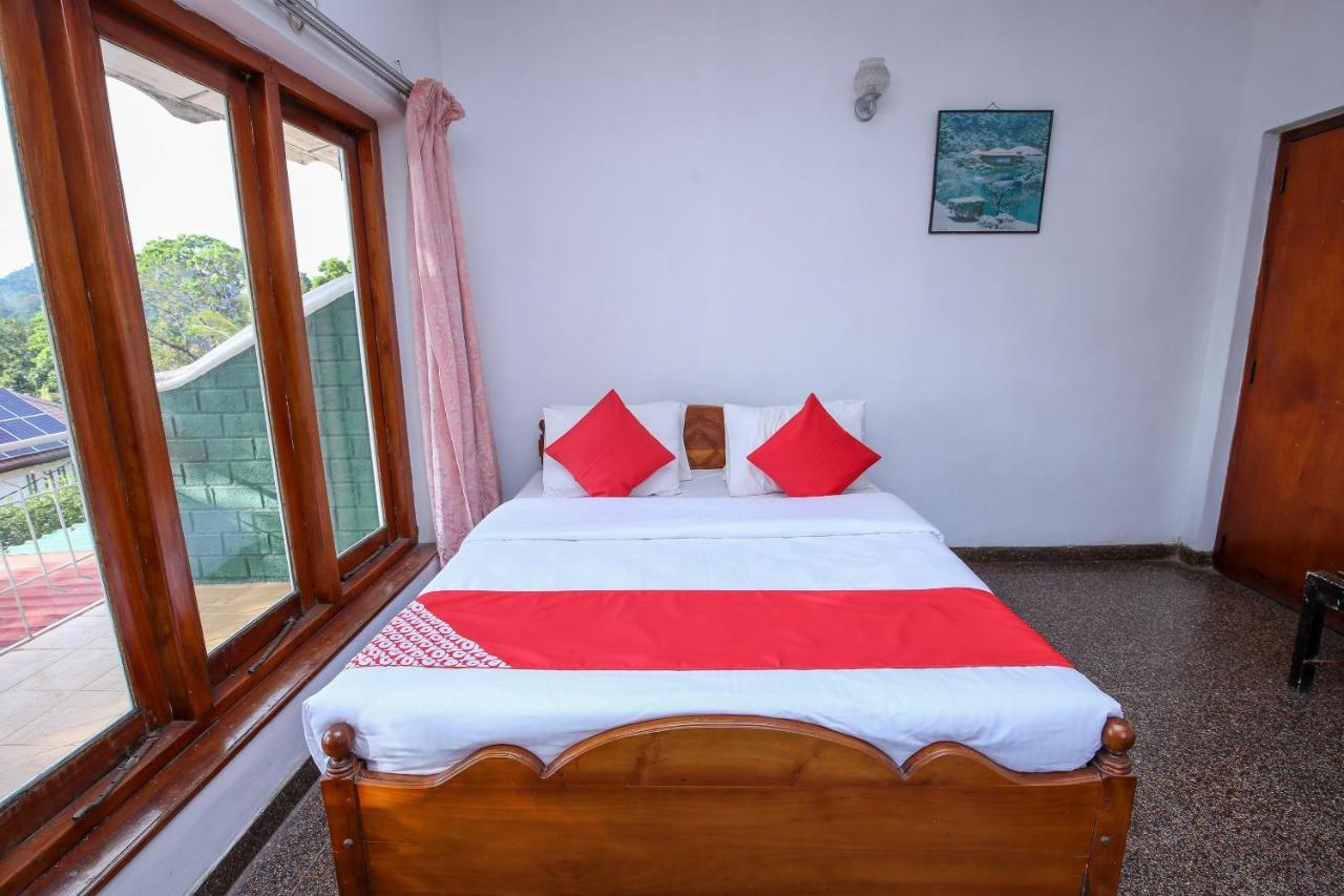 Oyo 436 Sandakelum Tourist Guest House Канди Экстерьер фото